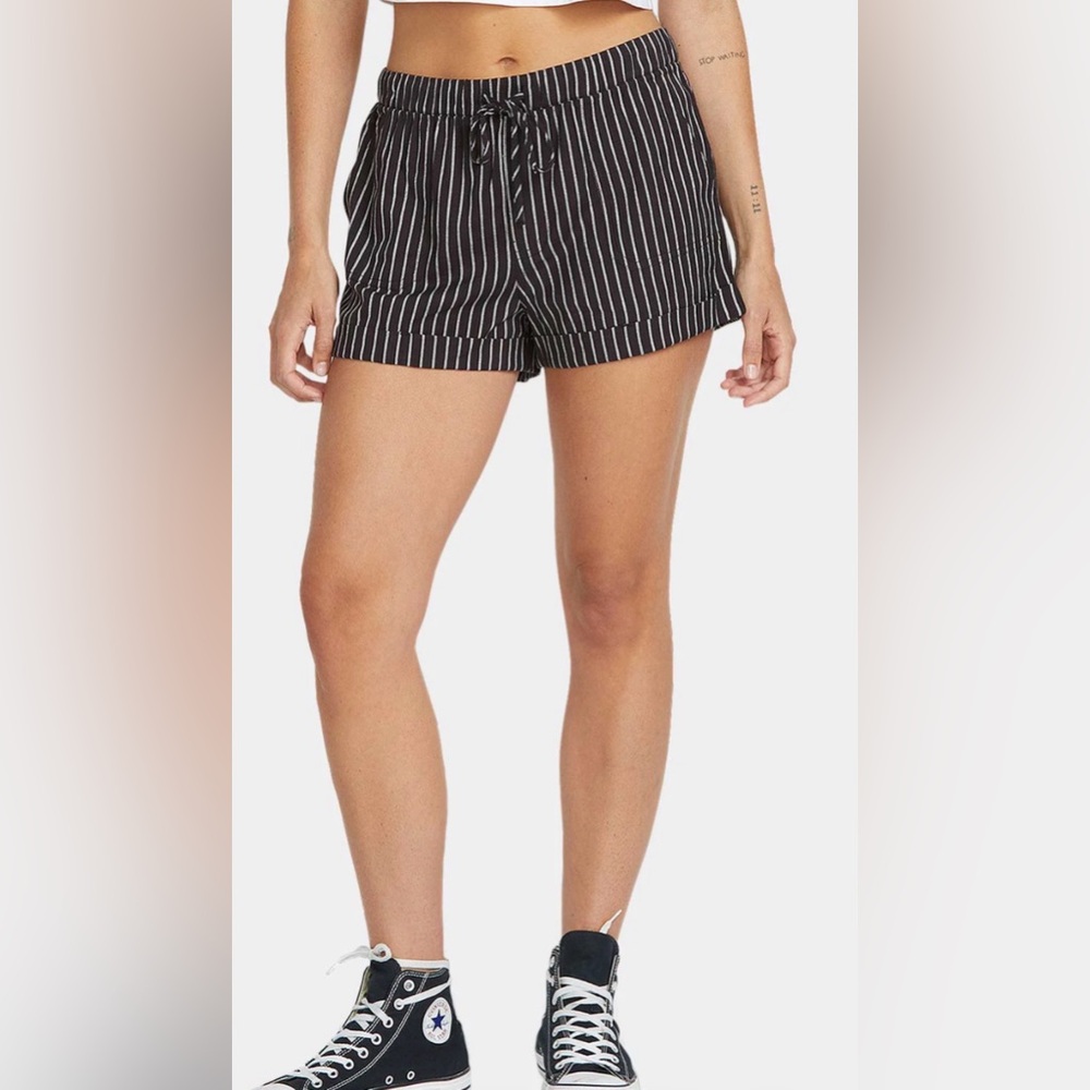 Volcom Women's Sunday Strut Shorts